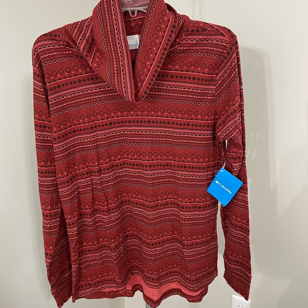 NWT.  Columbia Drifting Snow Pullover